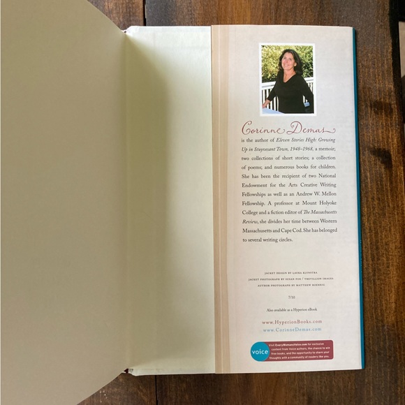 The Writing Circle - Corinne Demas. First Edition Hardcover 2010 - Picture 12 of 13